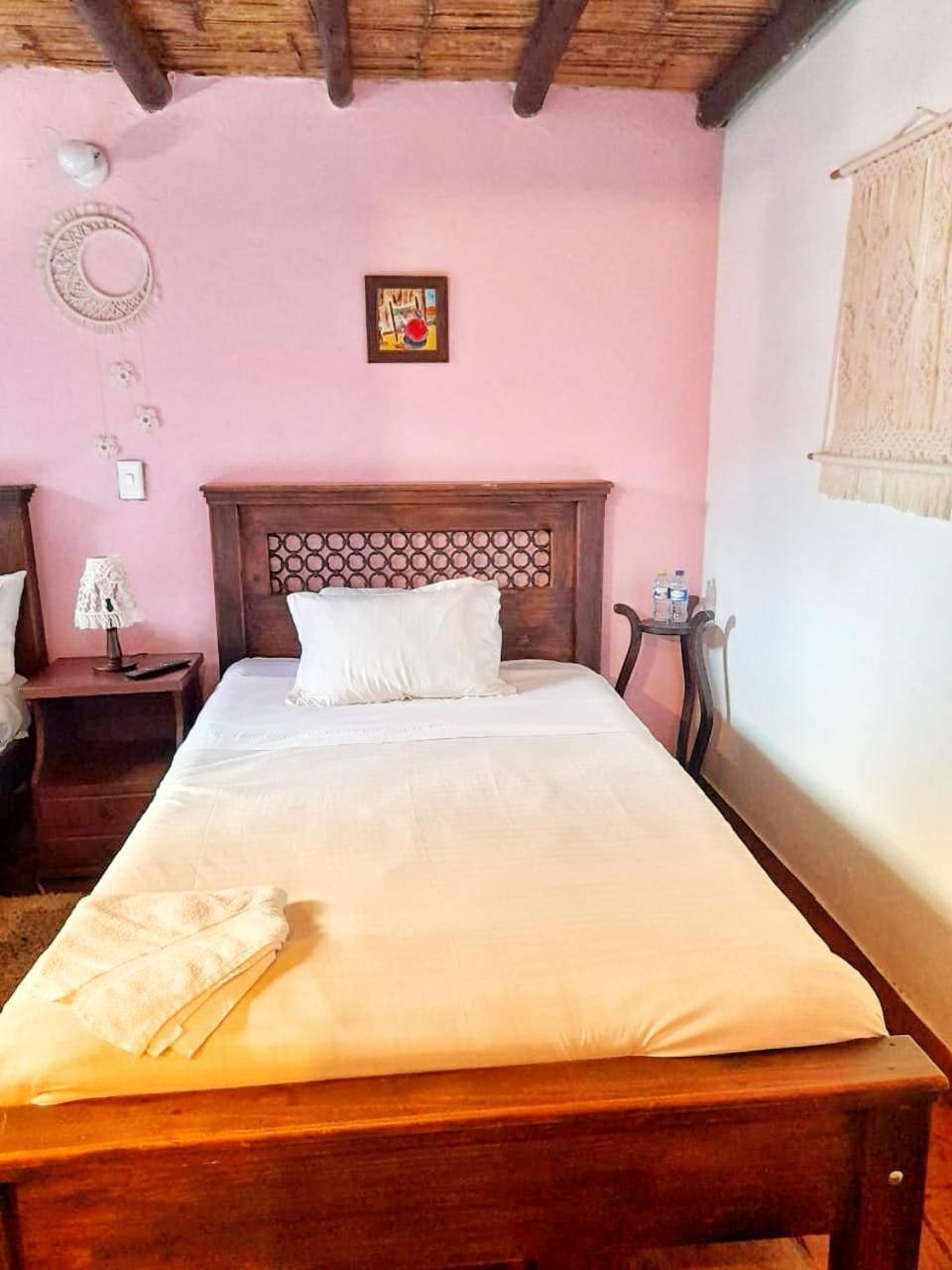 Hotel Boutique La Cueva De La Luna, El Arte Se Hace Descanso *