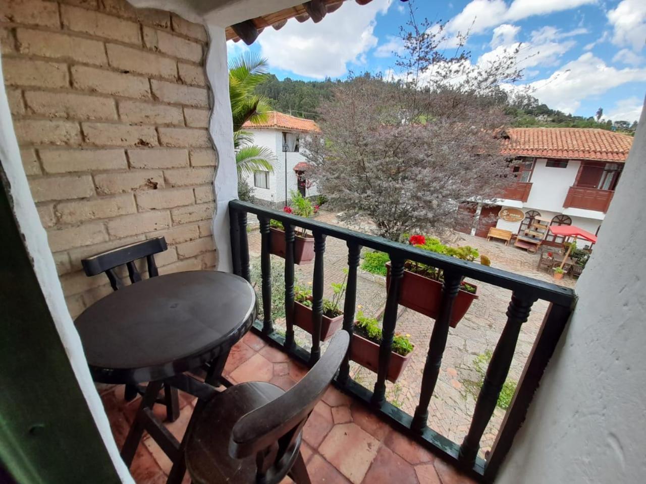 Hotel Boutique La Cueva De La Luna, El Arte Se Hace Descanso Duitama